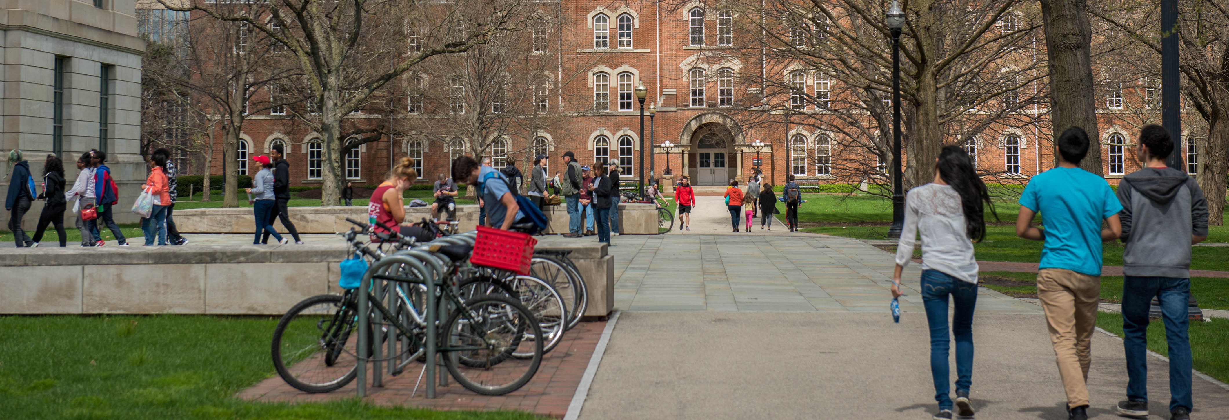 Students walk on the Ohio State campus